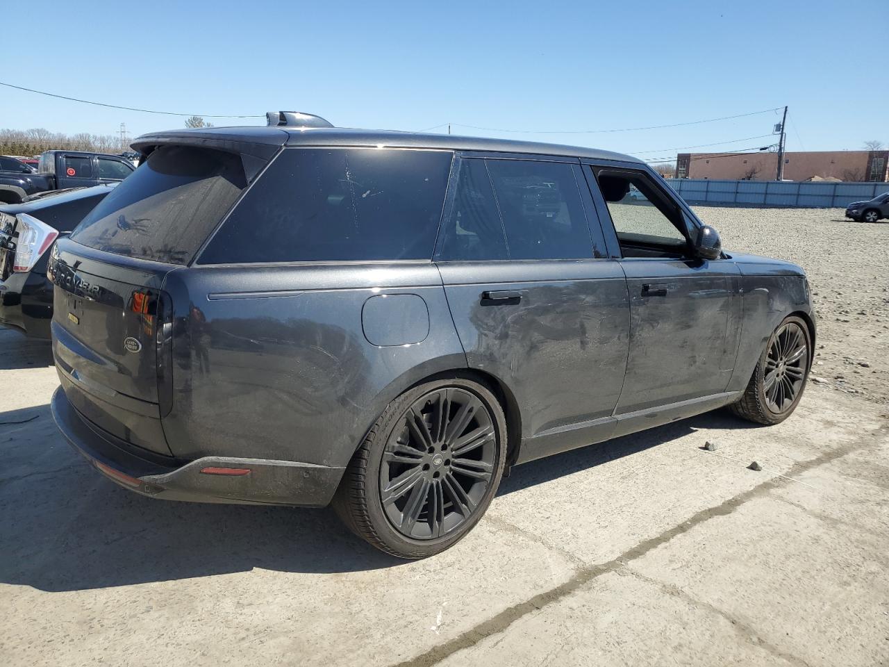 2023 Land Rover Range Rover - Image 3