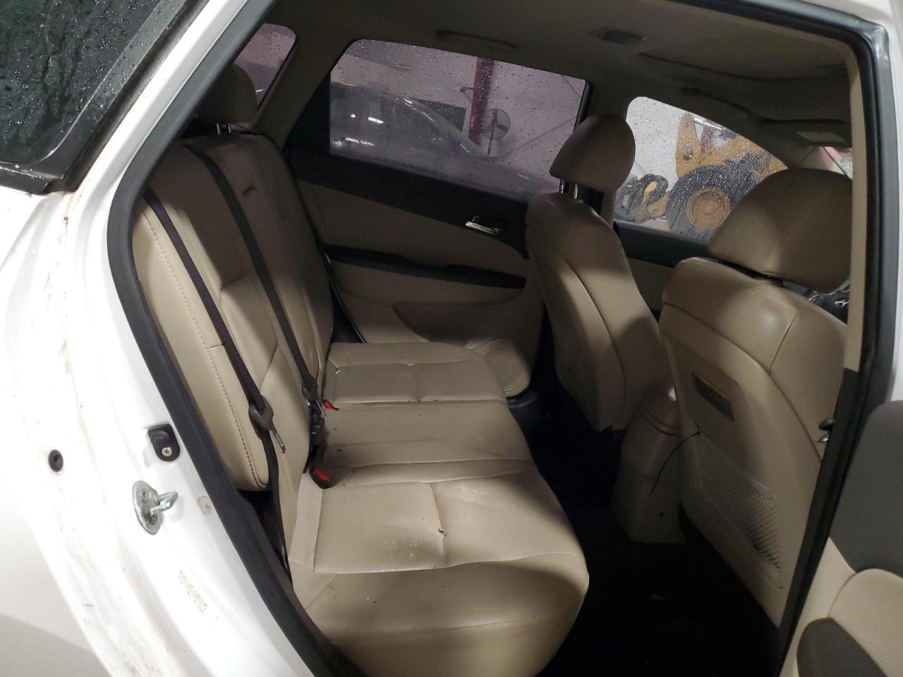 2012 Hyundai Elantra - Image 11