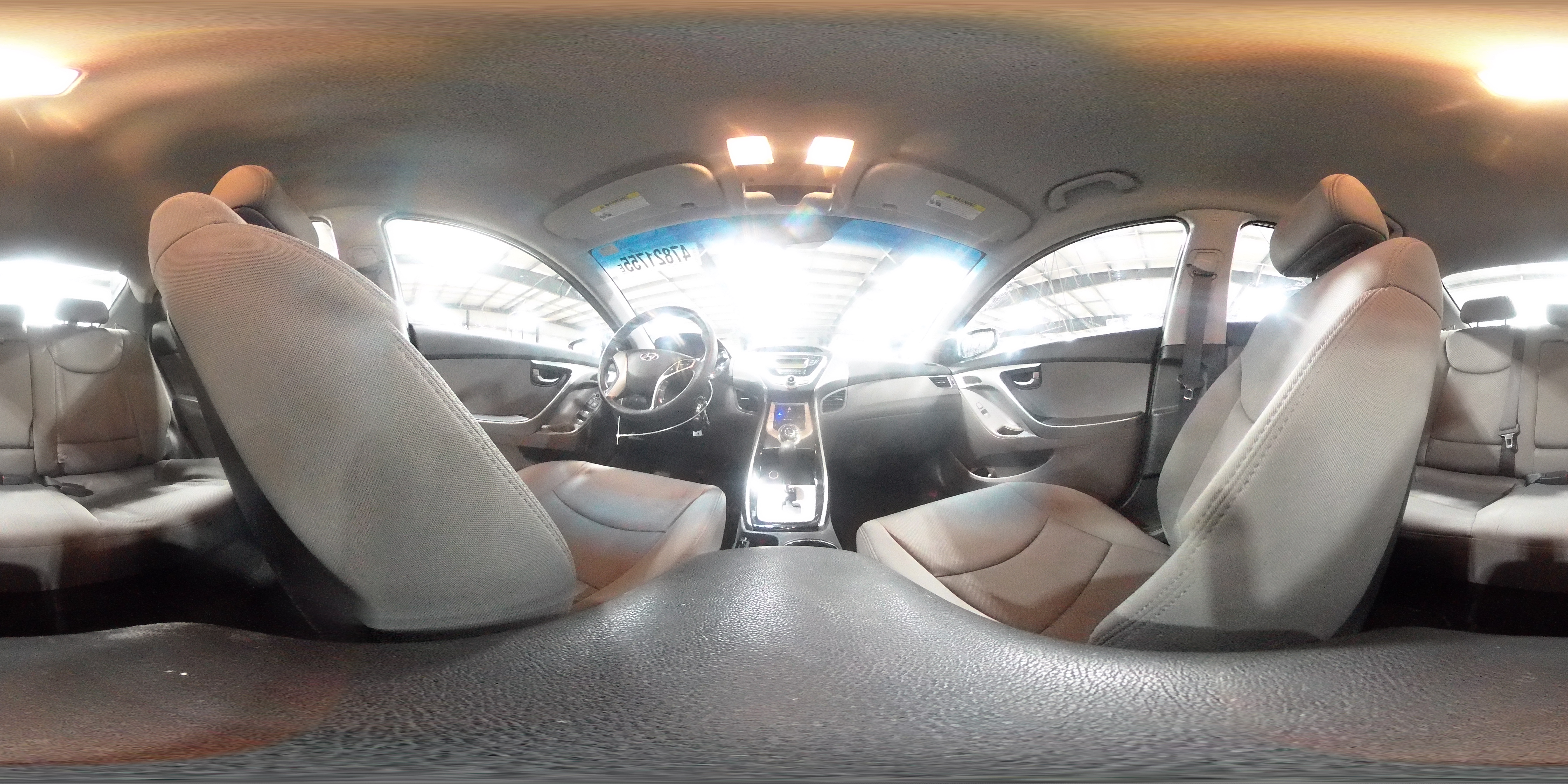 2012 Hyundai Elantra - Image 14