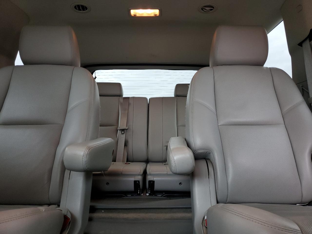 2012 GMC Yukon - Image 10