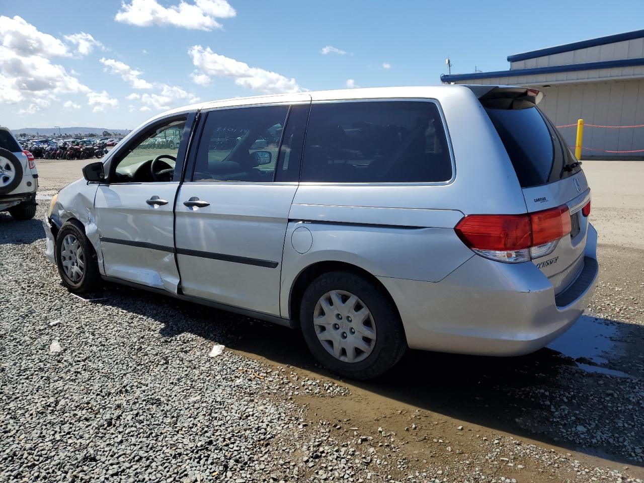 2010 Honda Odyssey - Image 2