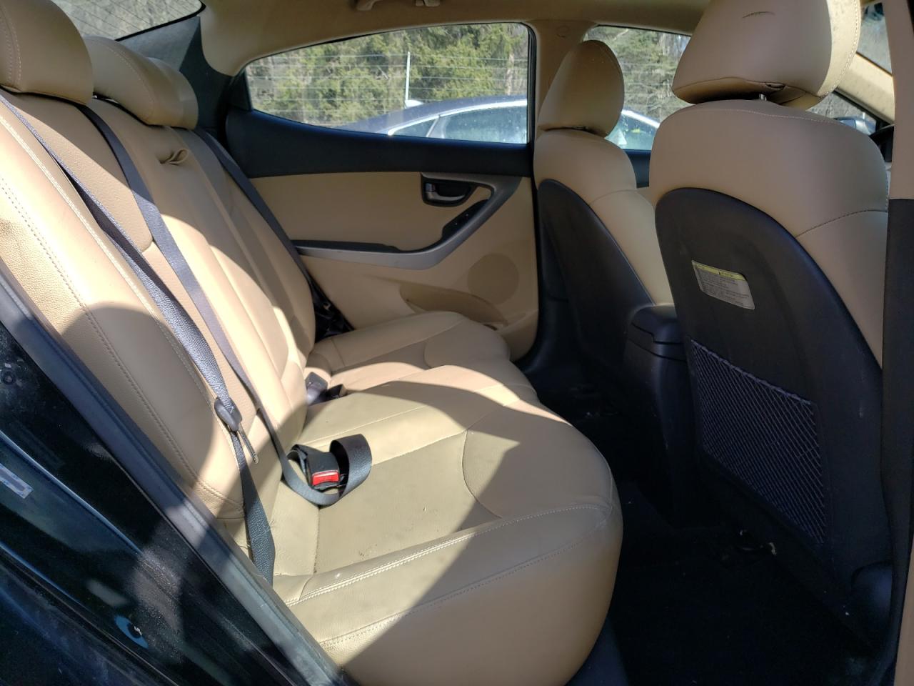 2011 Hyundai Elantra - Image 10