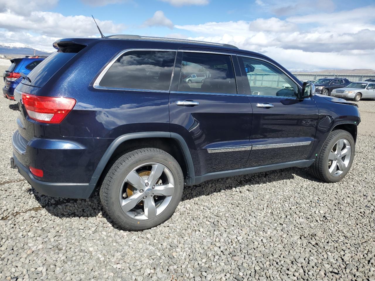 2011 Jeep Grand Cherokee - Image 3