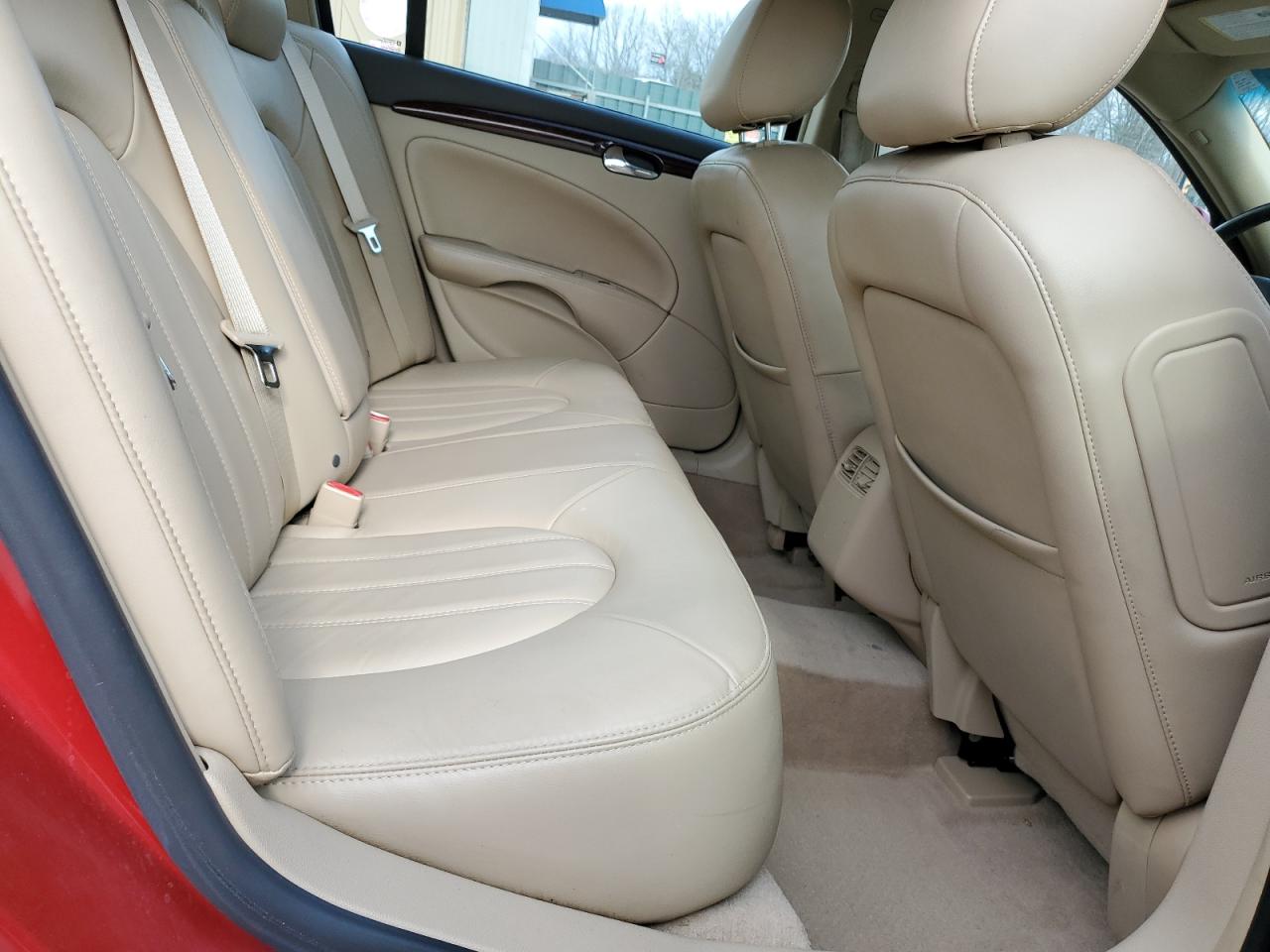 2011 Buick Lucerne - Image 11