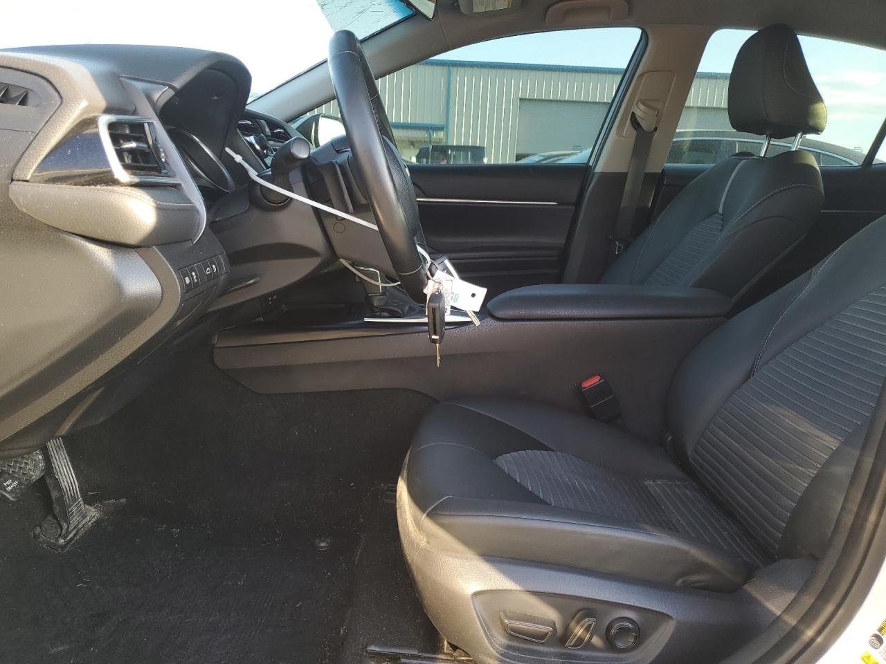 4T1B11HK4JU611043 TOYOTA CAMRY 2018