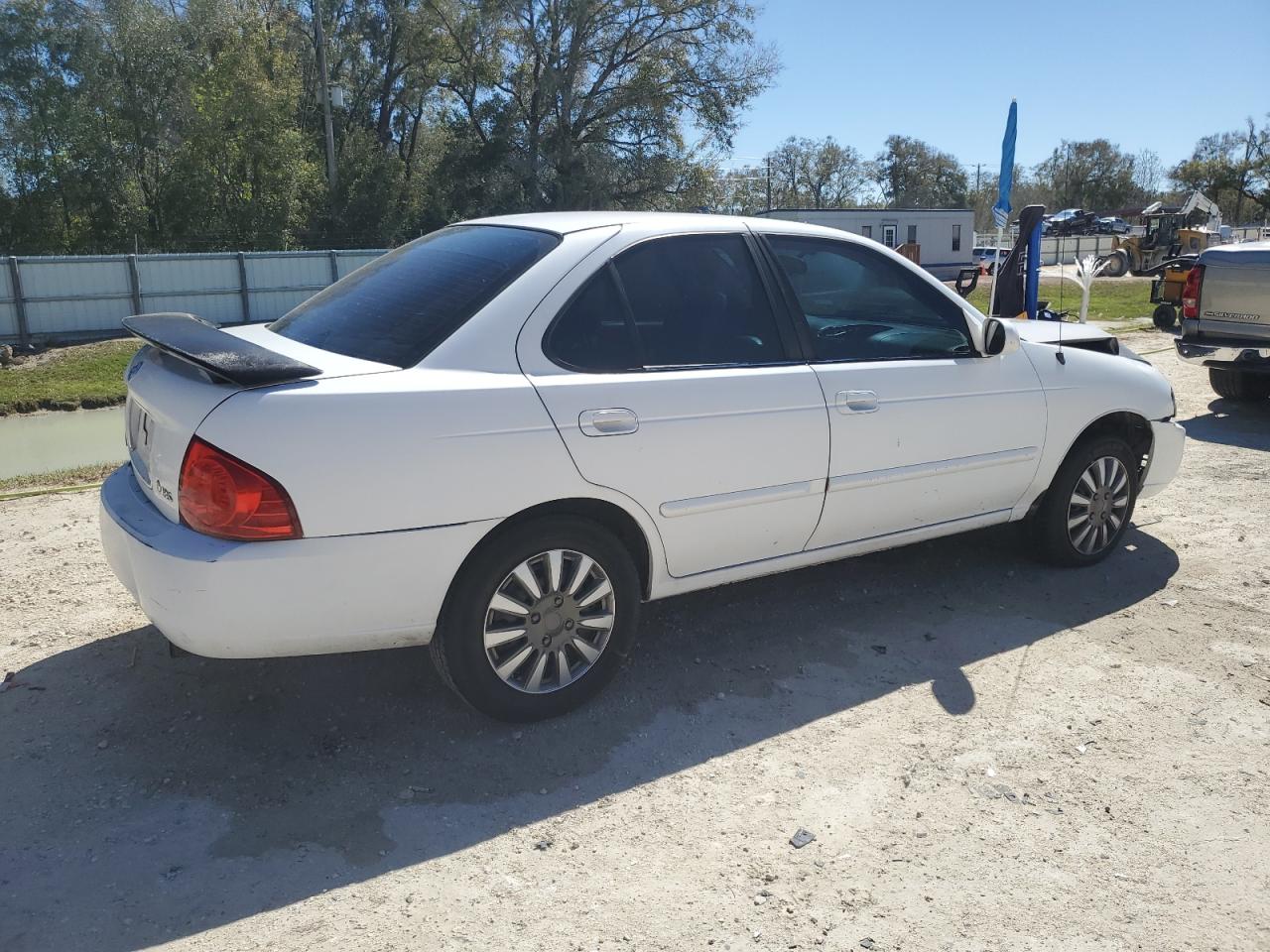 2005 Nissan Sentra - Image 3