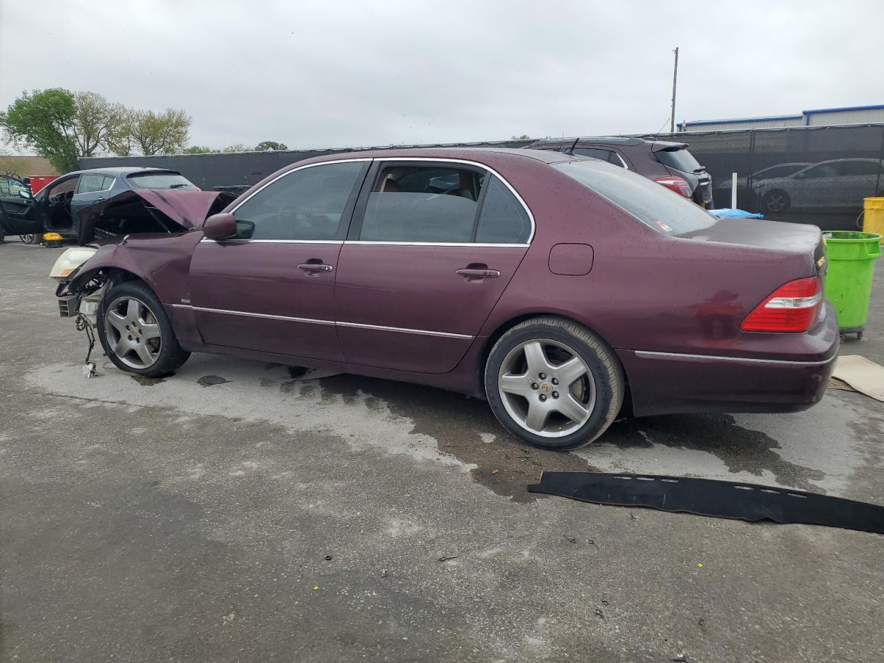 2005 Lexus LS - Image 2