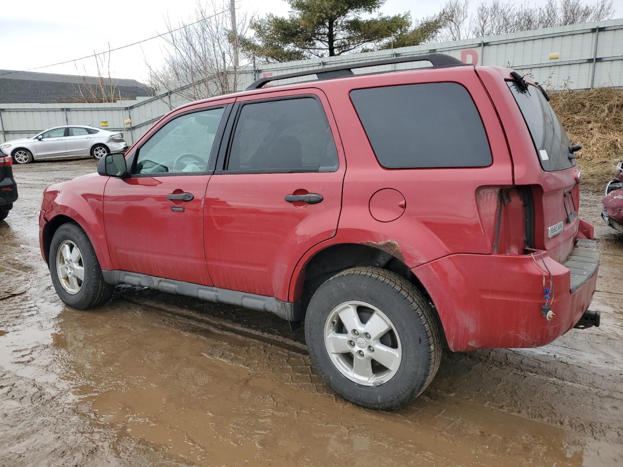 2011 Ford Escape - Image 2