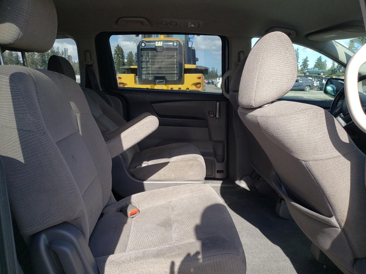 2011 Honda Odyssey - Image 11