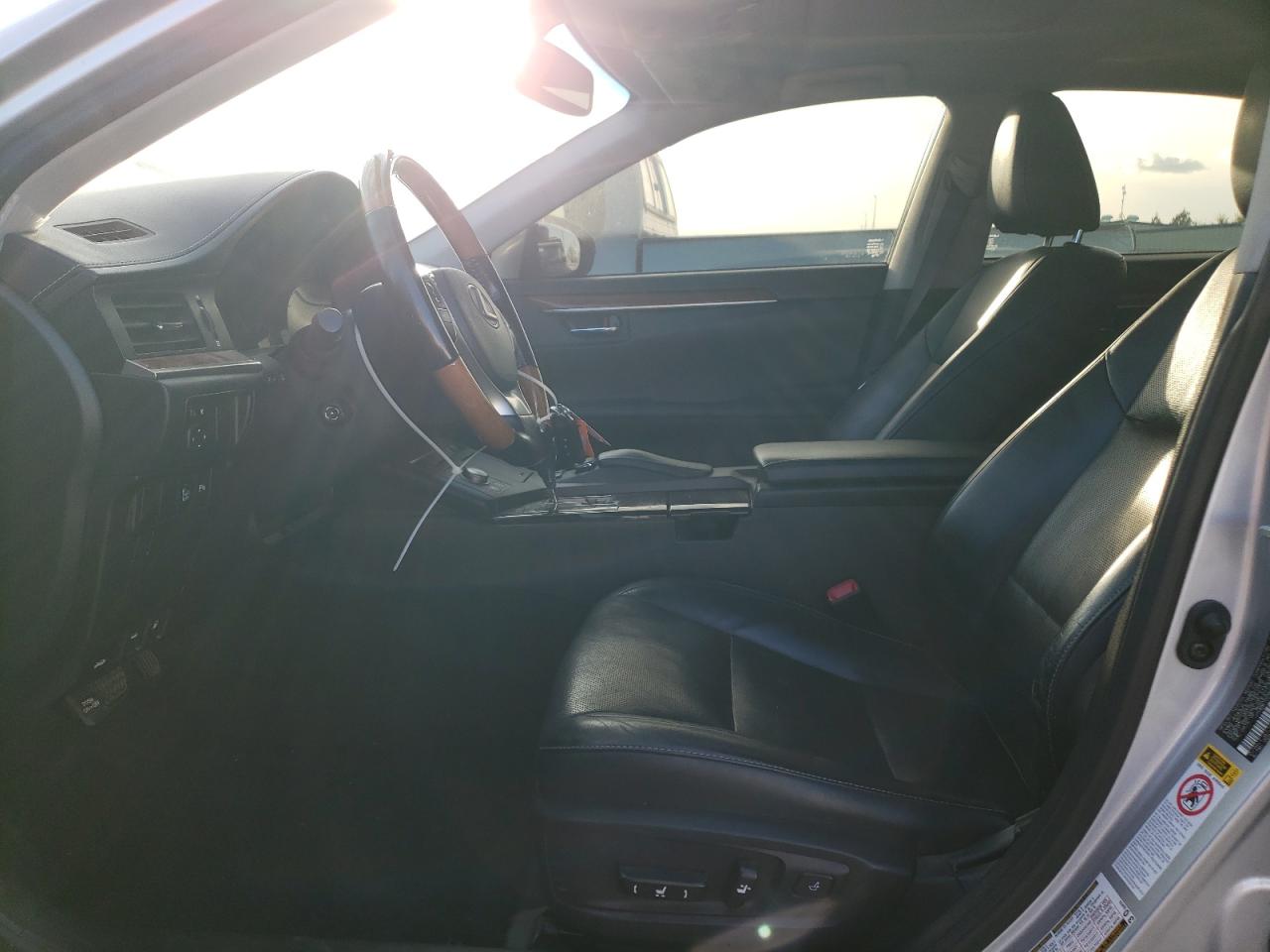 2015 Lexus ES - Image 7