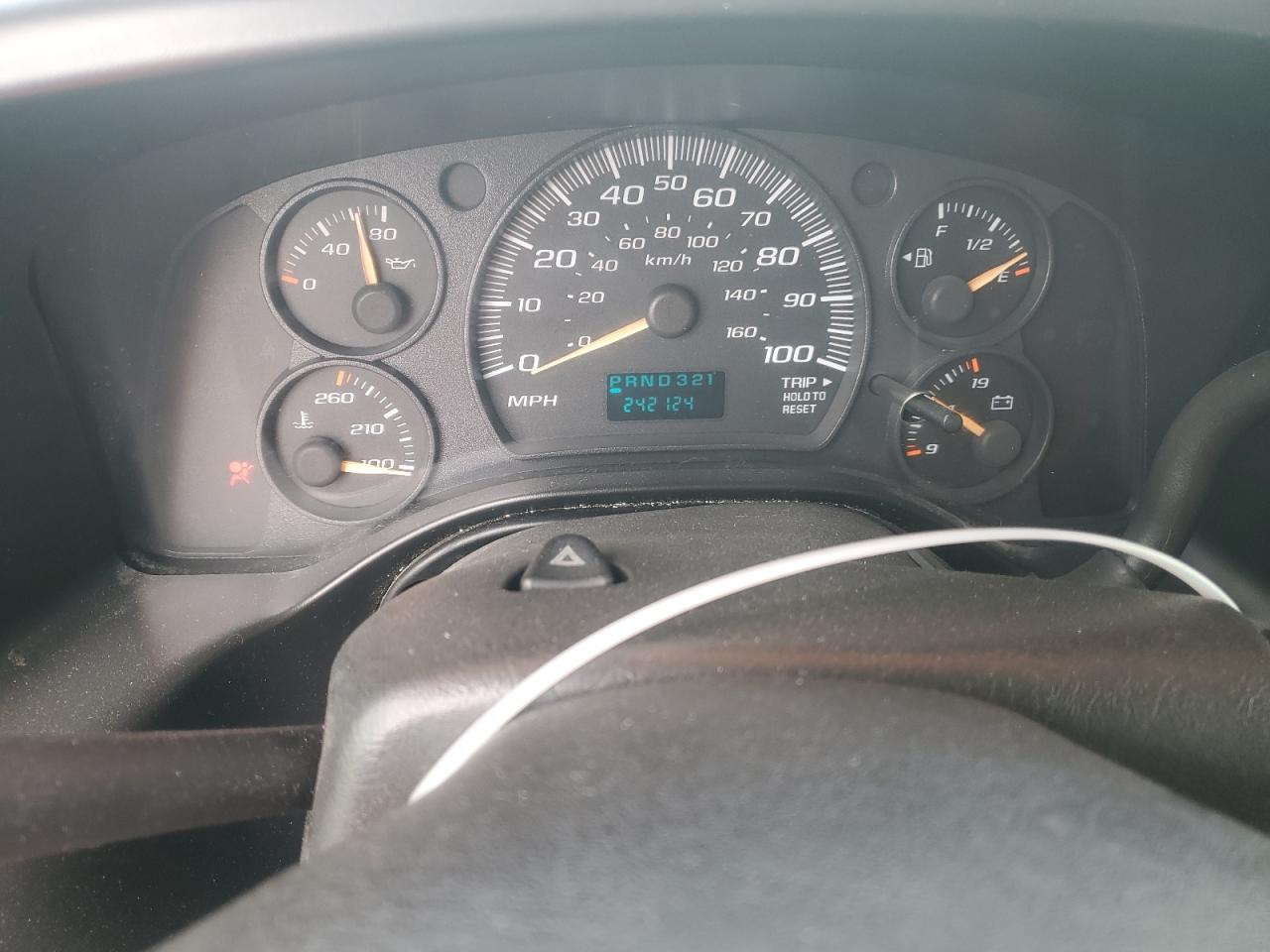 2006 Chevrolet Express - Image 9