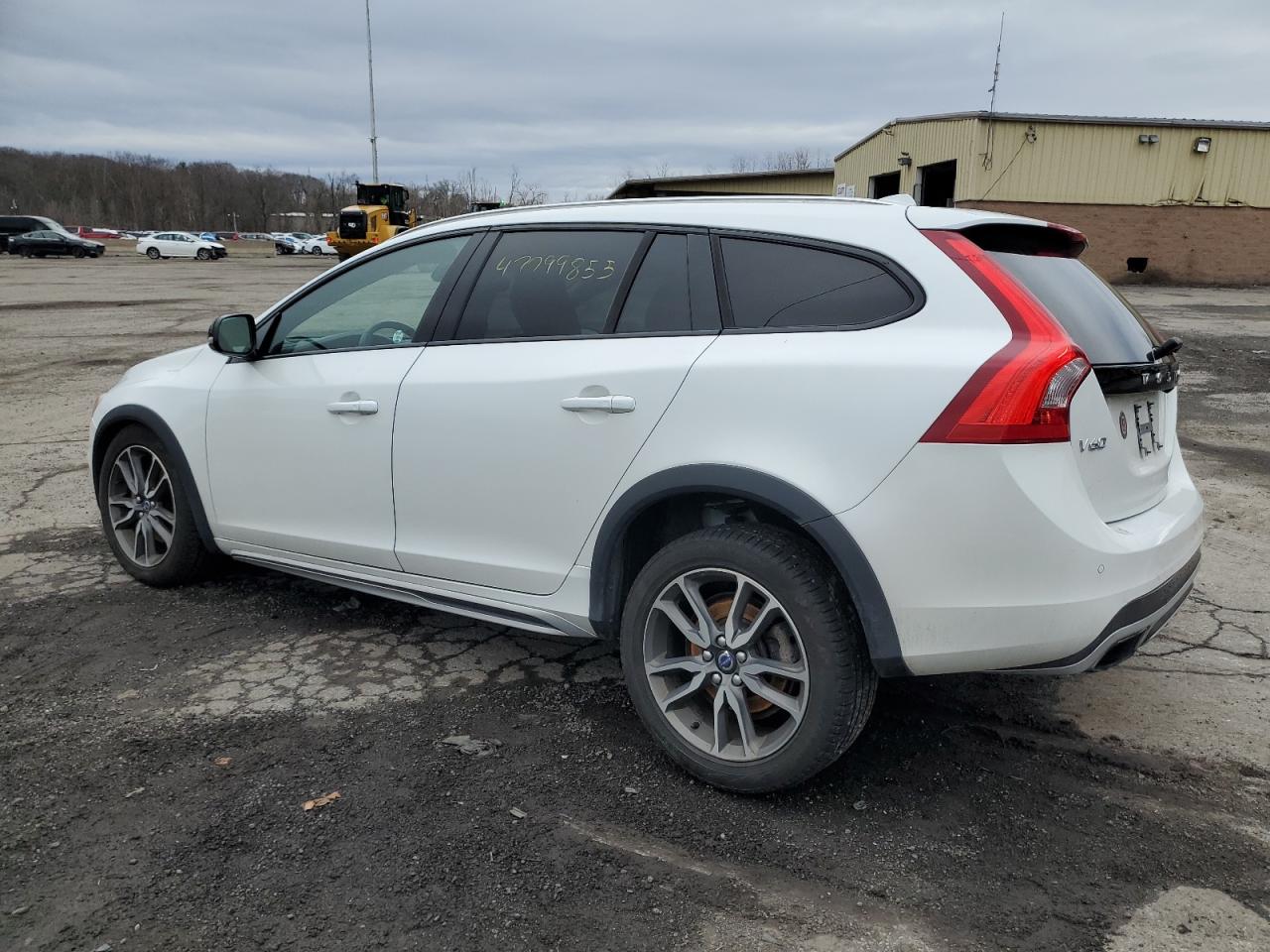 2016 Volvo V60 - Image 2