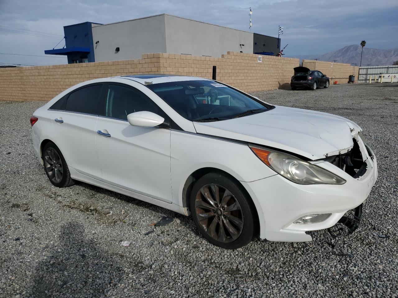 2011 Hyundai Sonata - Image 4