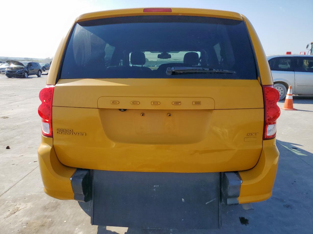 2020 Dodge Caravan - Image 6