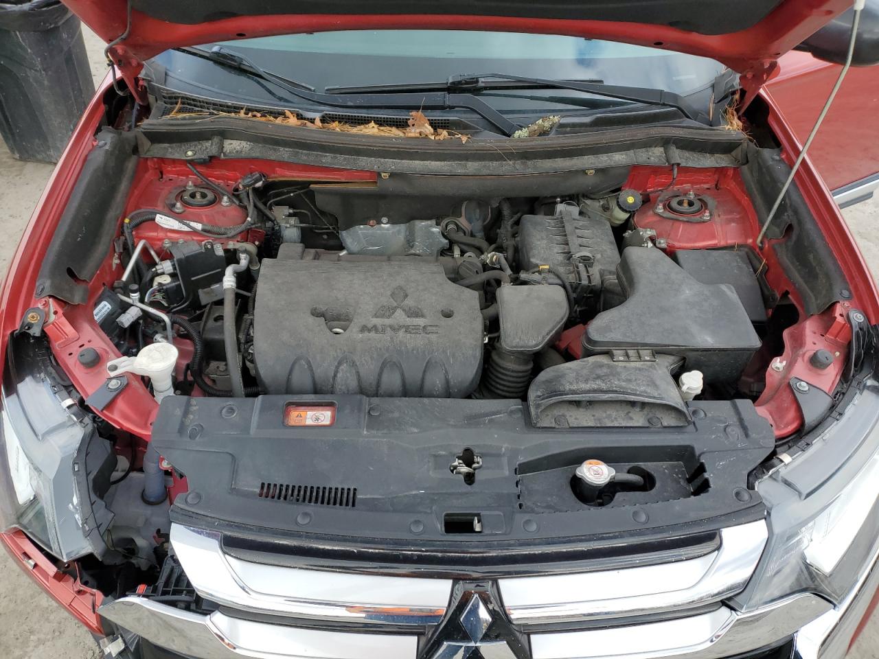 2018 Mitsubishi Outlander - Image 12