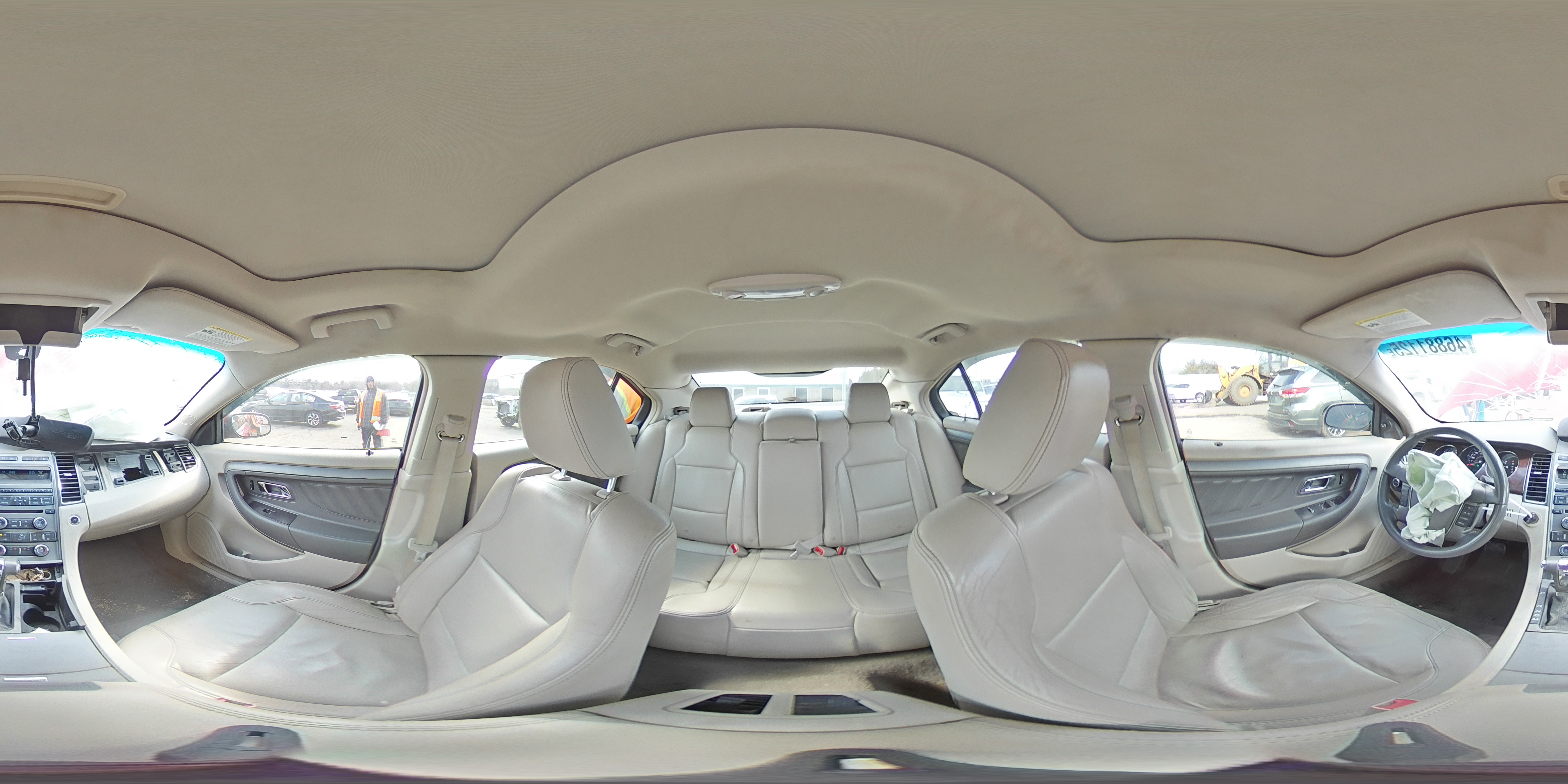 2010 Ford Taurus - Image 12