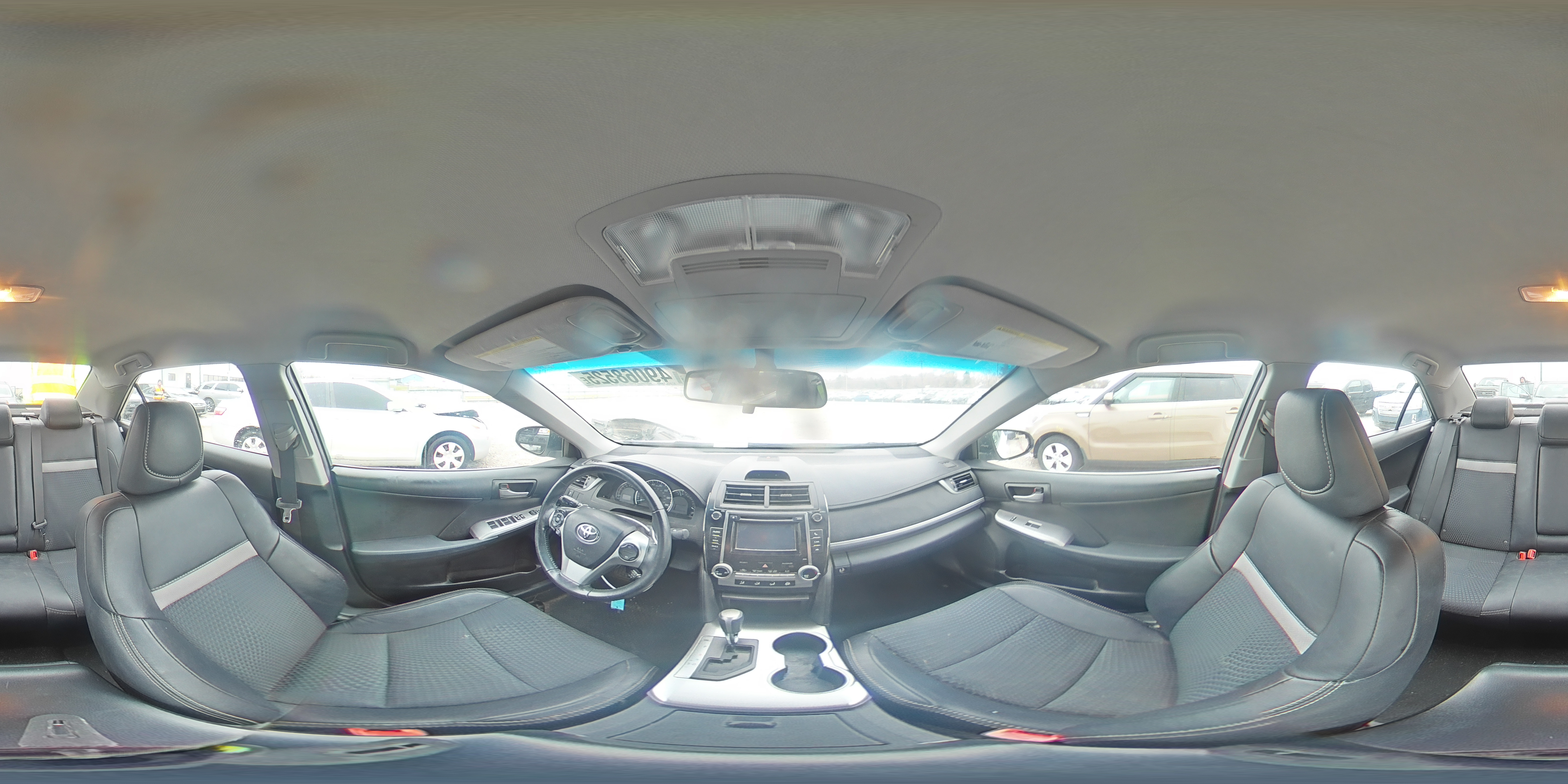 2013 Toyota Camry - Image 15