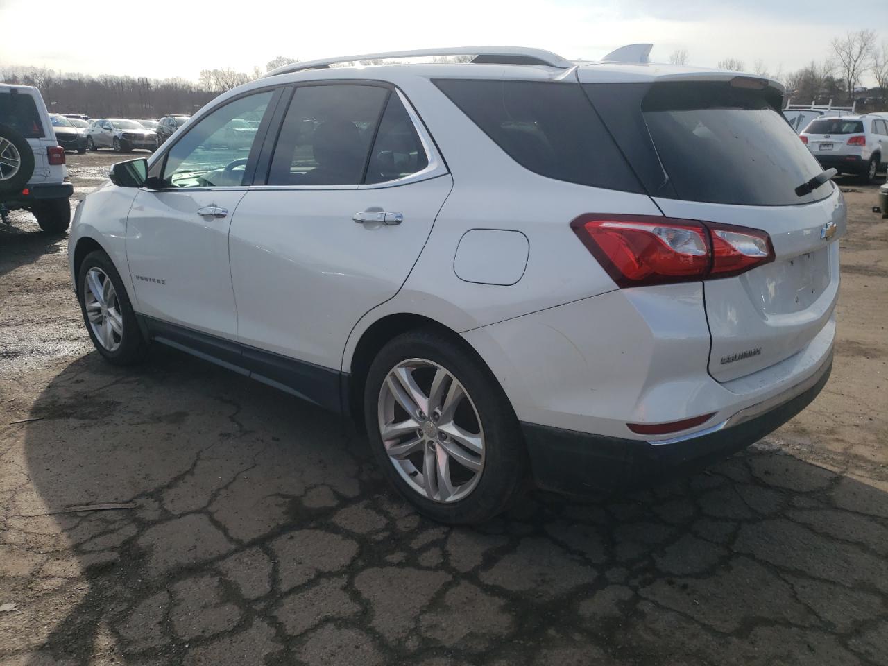 2GNAXVEV2J6102319 CHEVROLET EQUINOX 2018