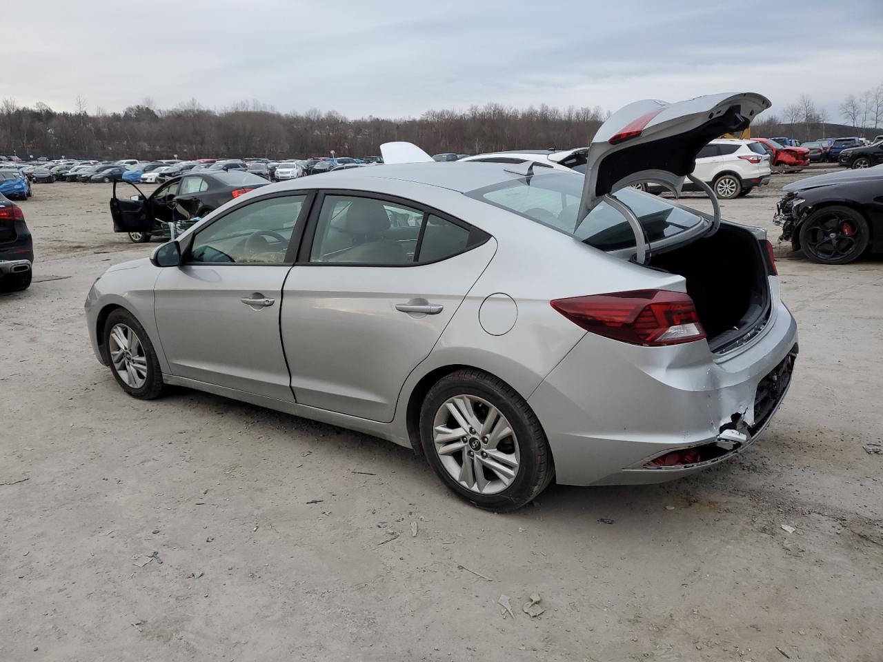 2020 Hyundai Elantra - Image 2
