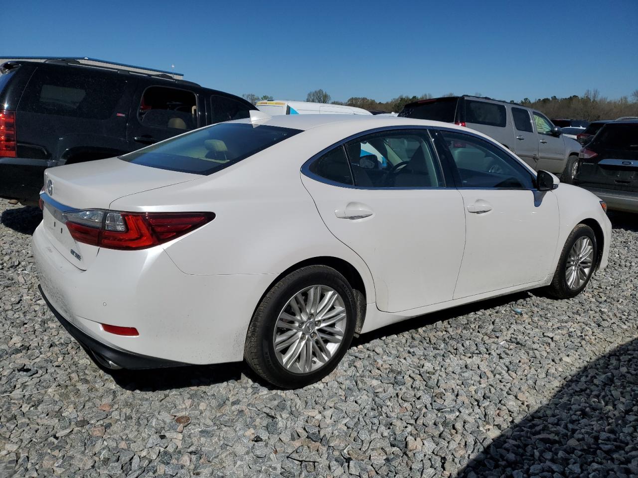 2016 Lexus ES - Image 3