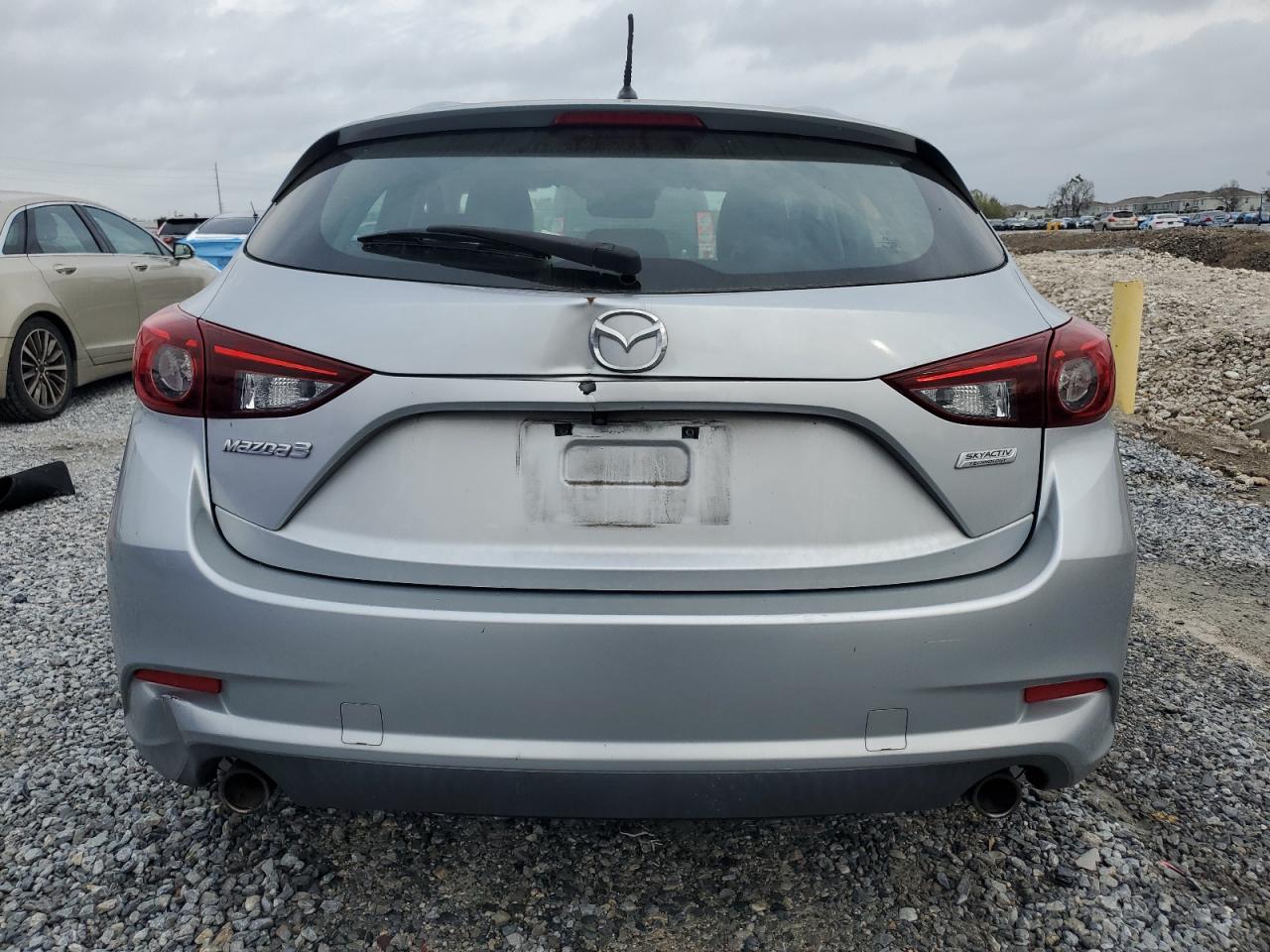 2018 Mazda 3 - Image 6