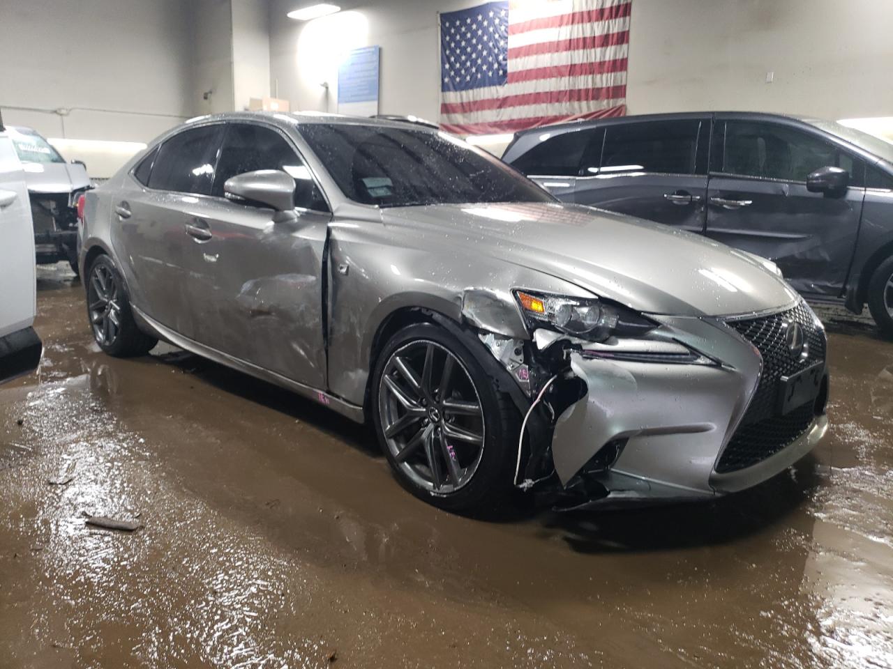 2016 Lexus IS - Image 4