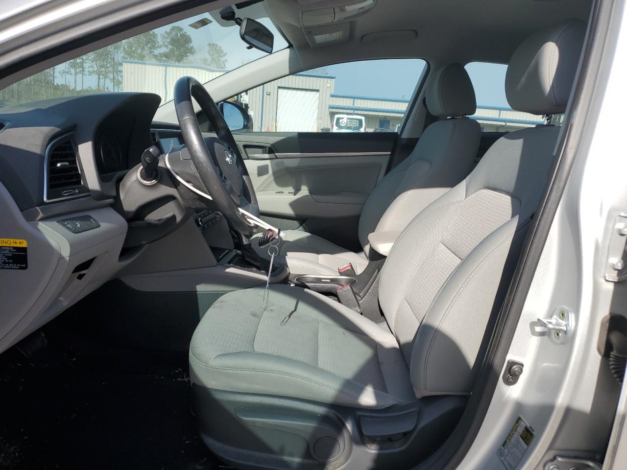 2017 Hyundai Elantra - Image 7