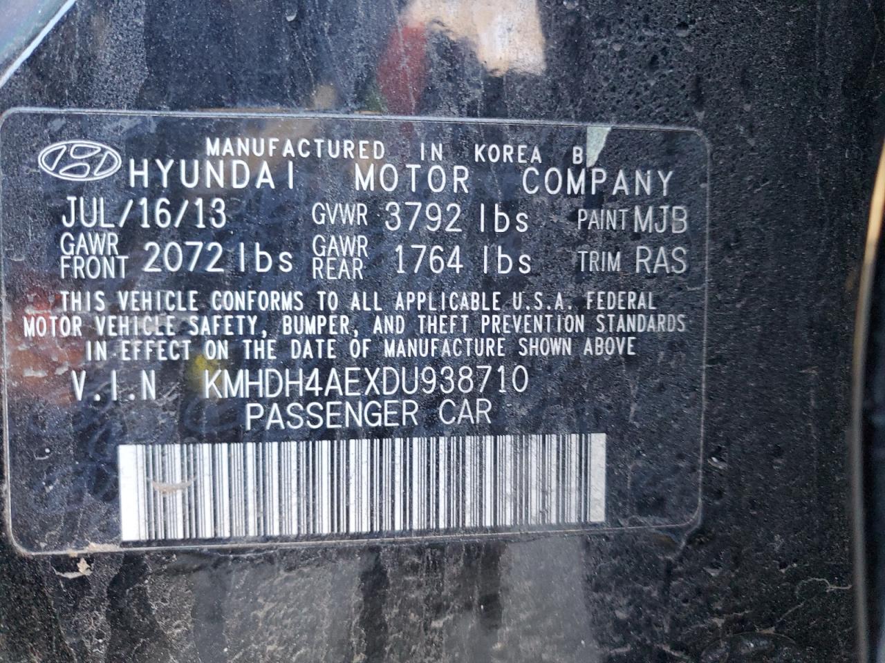 2013 Hyundai Elantra - Image 12