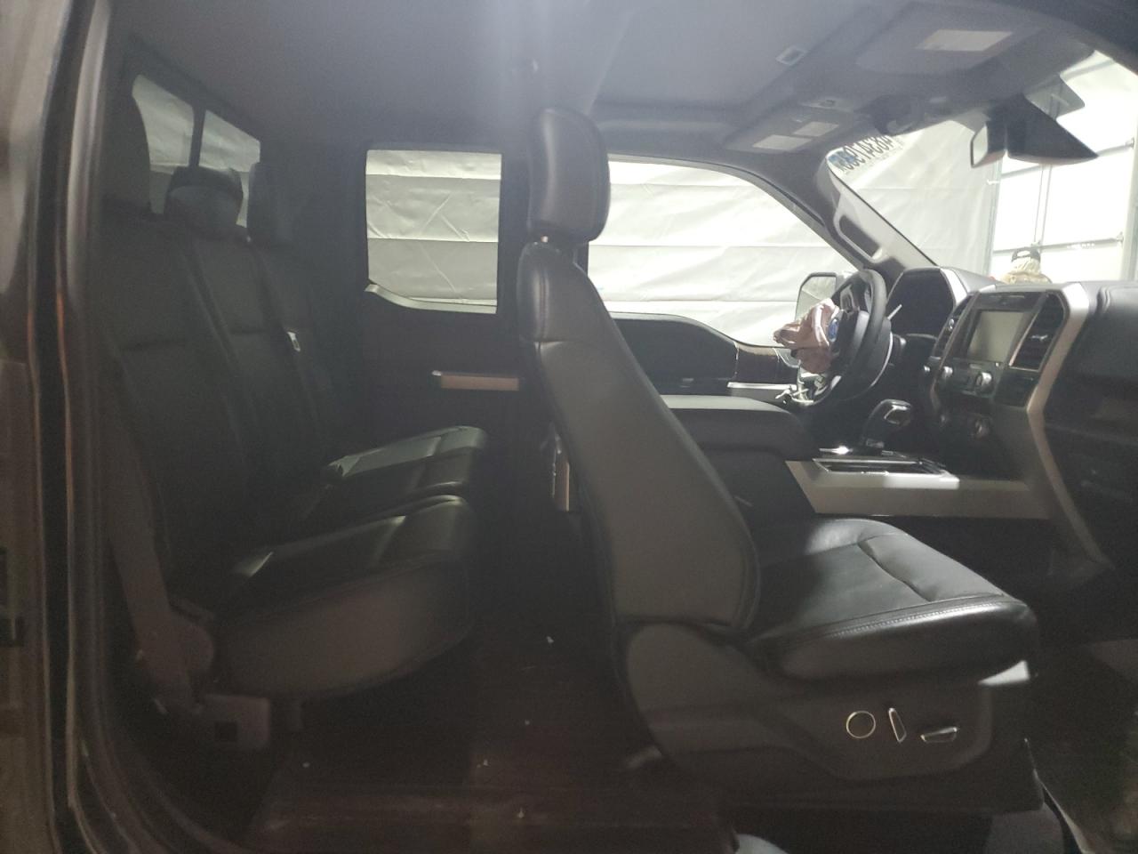 2015 Ford F-150 - Image 10