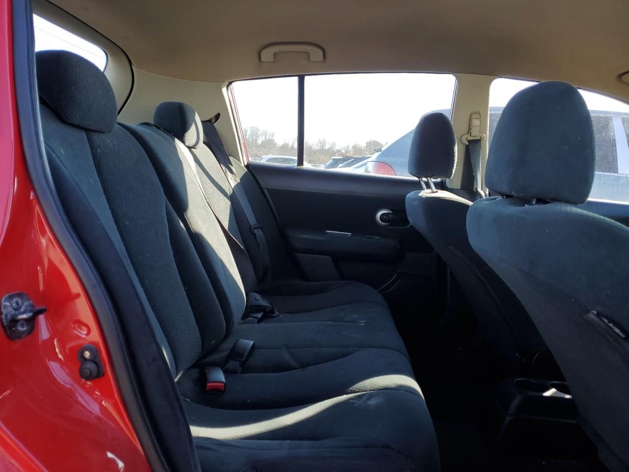2010 Nissan Versa - Image 10