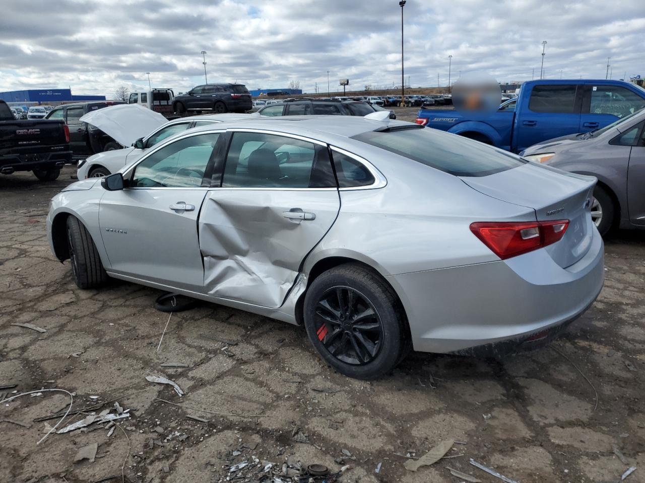 2018 Chevrolet Malibu - Image 2