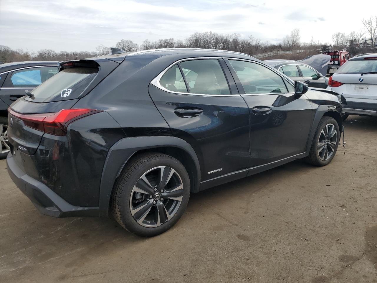 2019 Lexus UX - Image 3