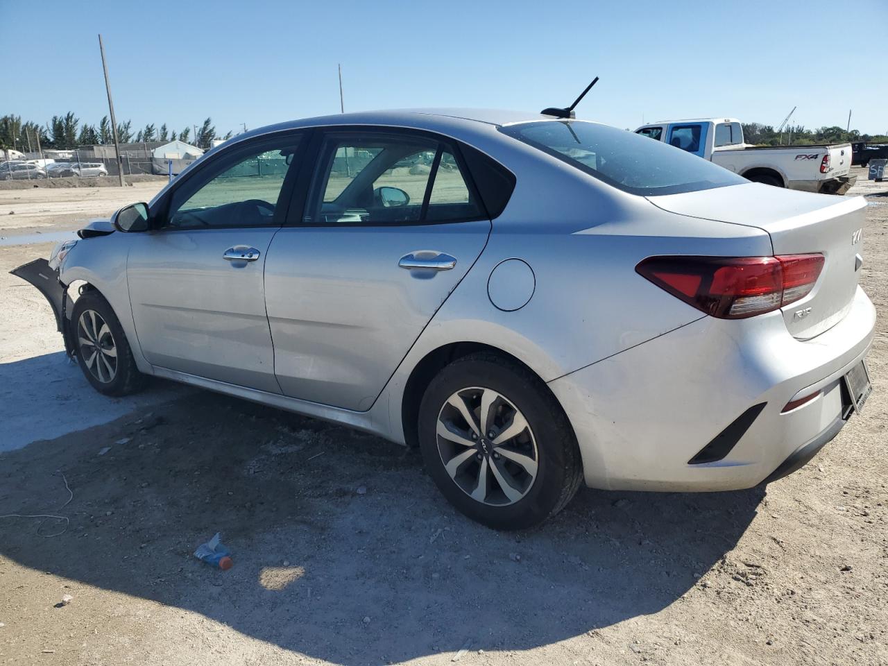 2022 Kia Rio - Image 2