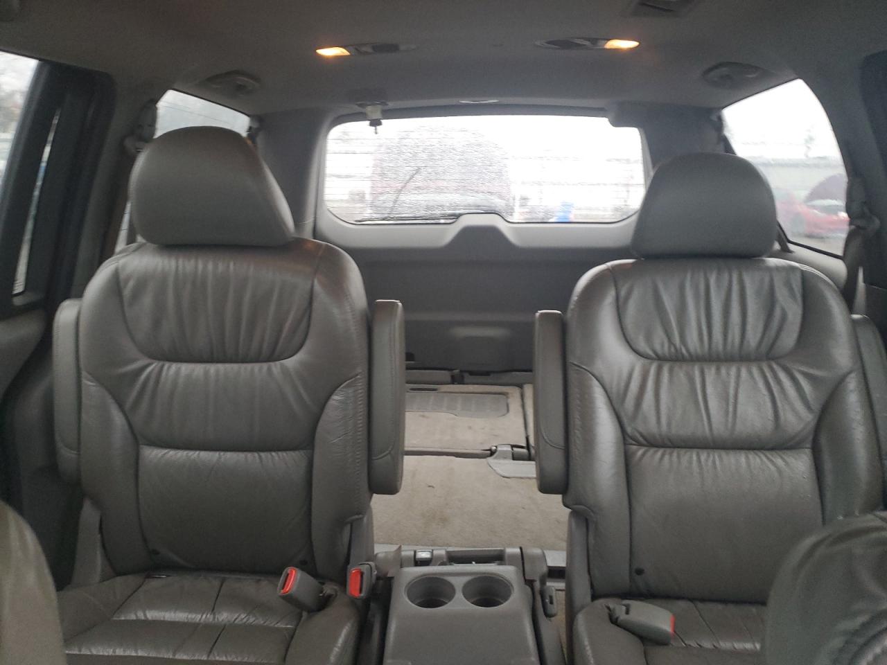 2010 Honda Odyssey - Image 10