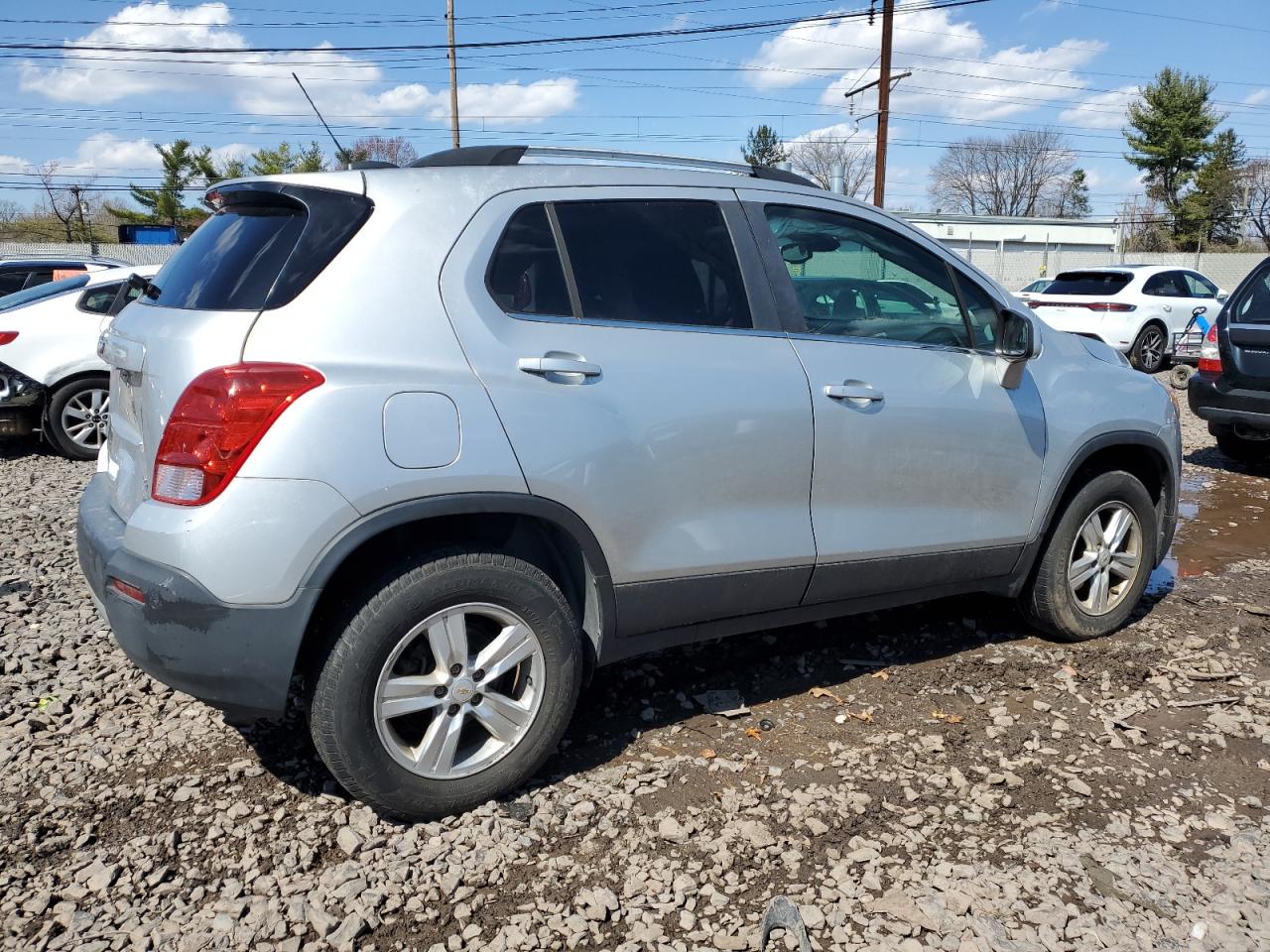 KL7CJPSB5GB646826 CHEVROLET TRAX 2016