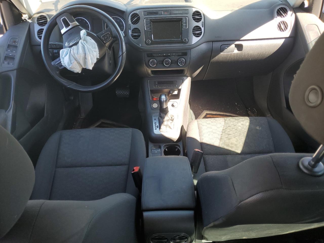 2017 Volkswagen Tiguan - Image 8