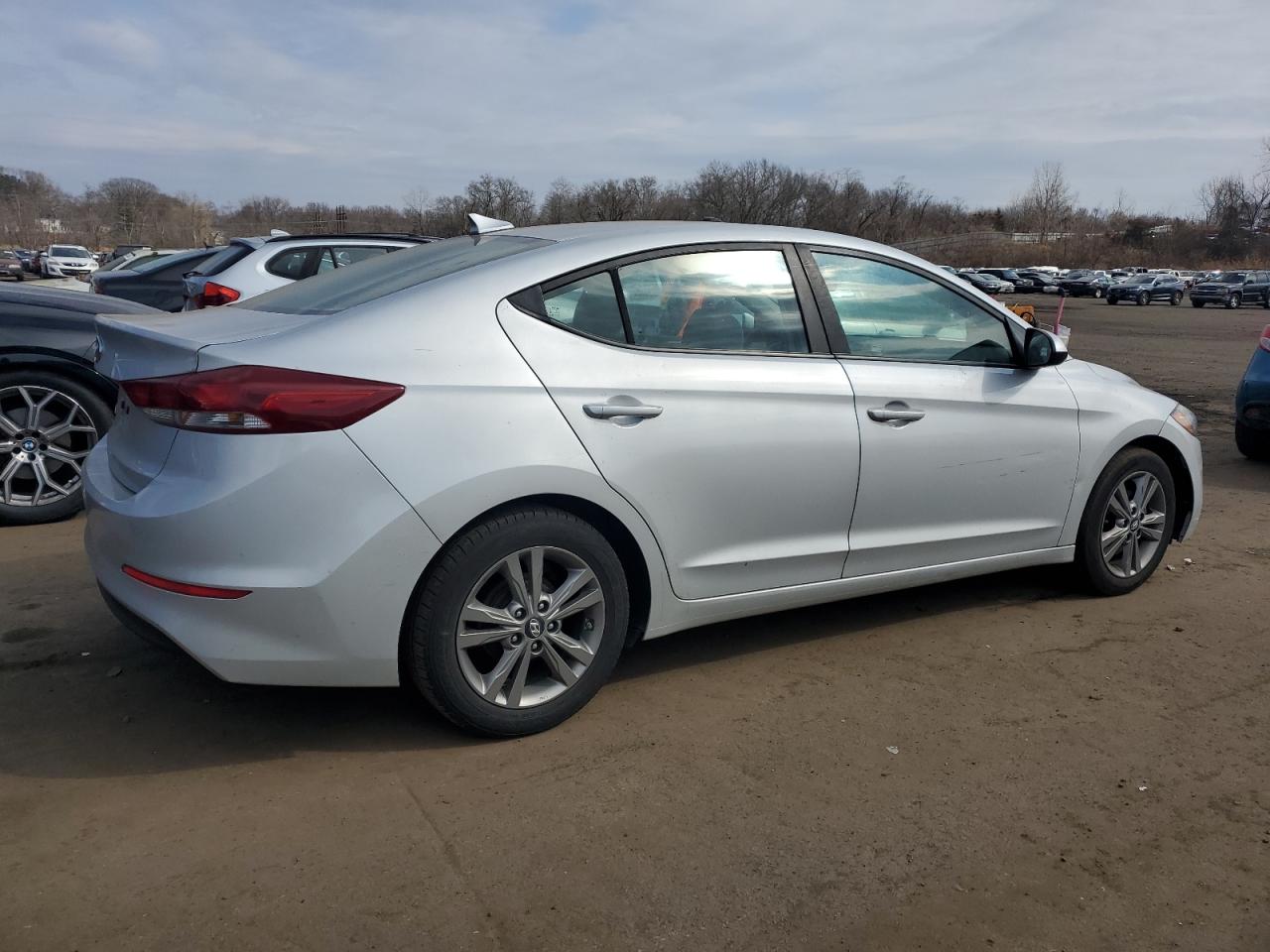 2017 Hyundai Elantra - Image 3