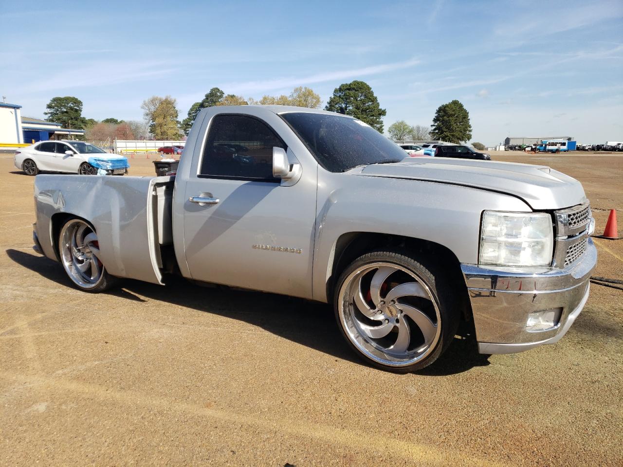 2011 Chevrolet Silverado - Image 4