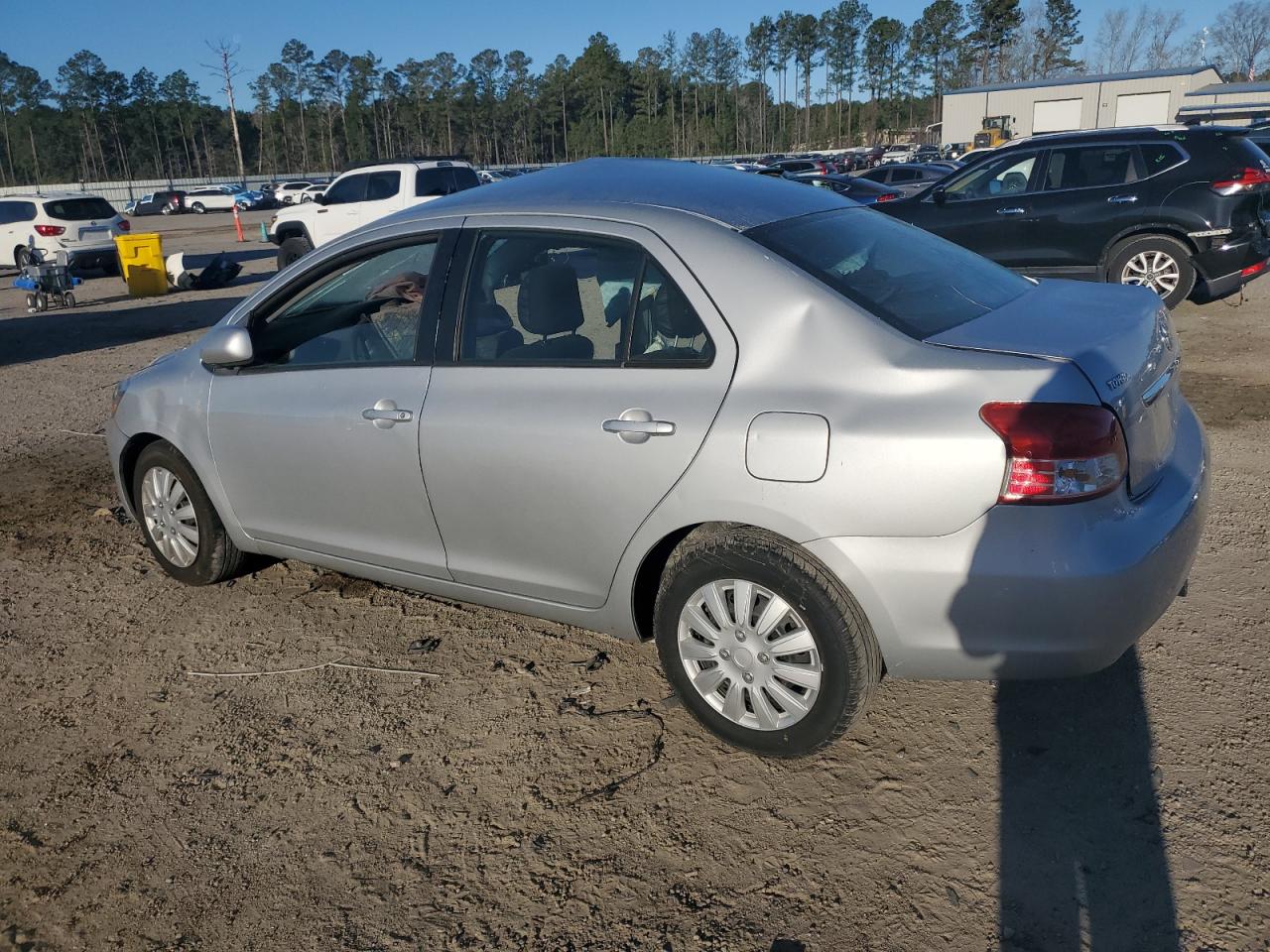 2010 Toyota Yaris - Image 2