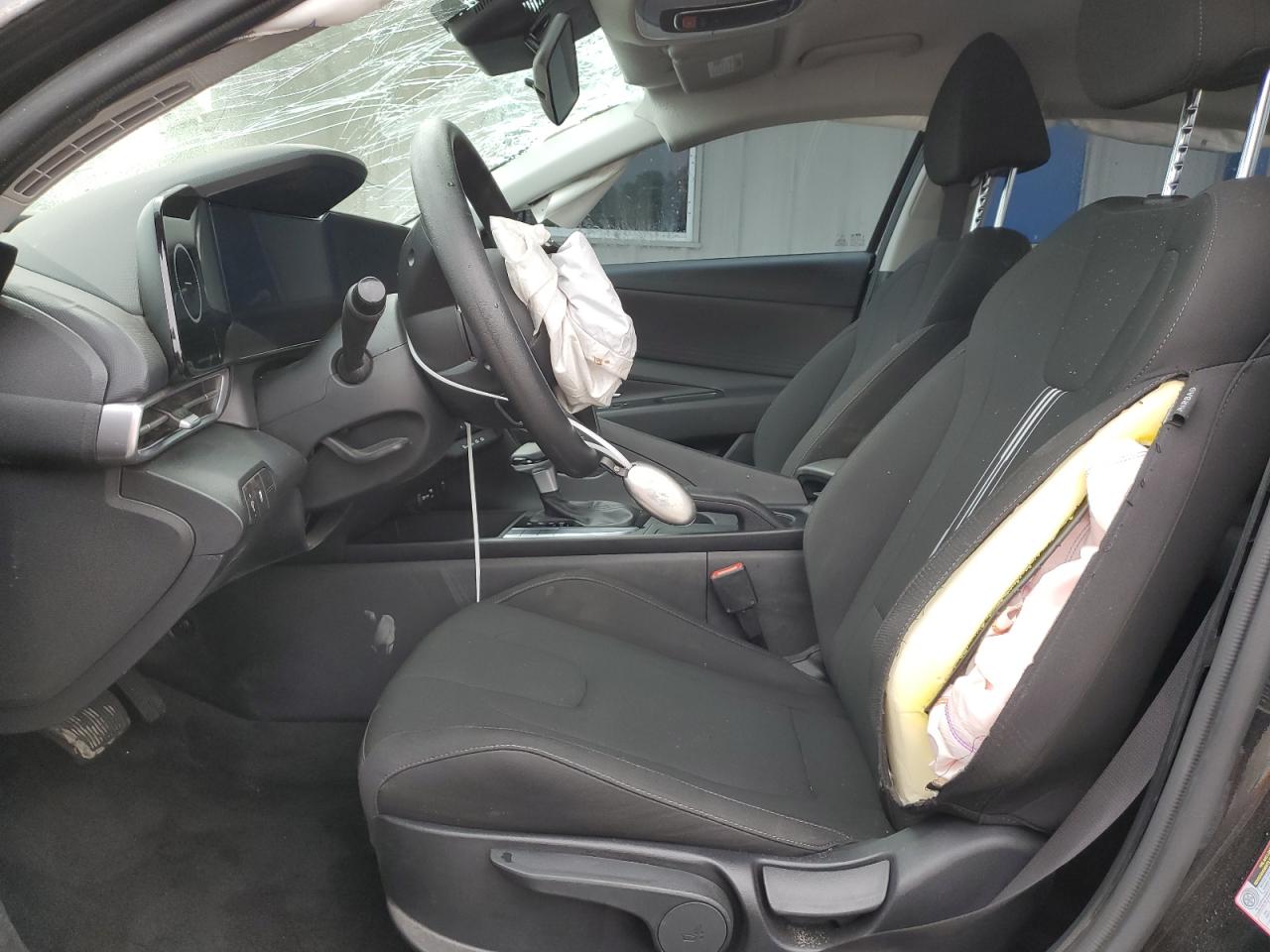 2024 Hyundai Elantra - Image 7