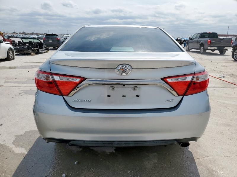  TOYOTA CAMRY 2015 Srebrny