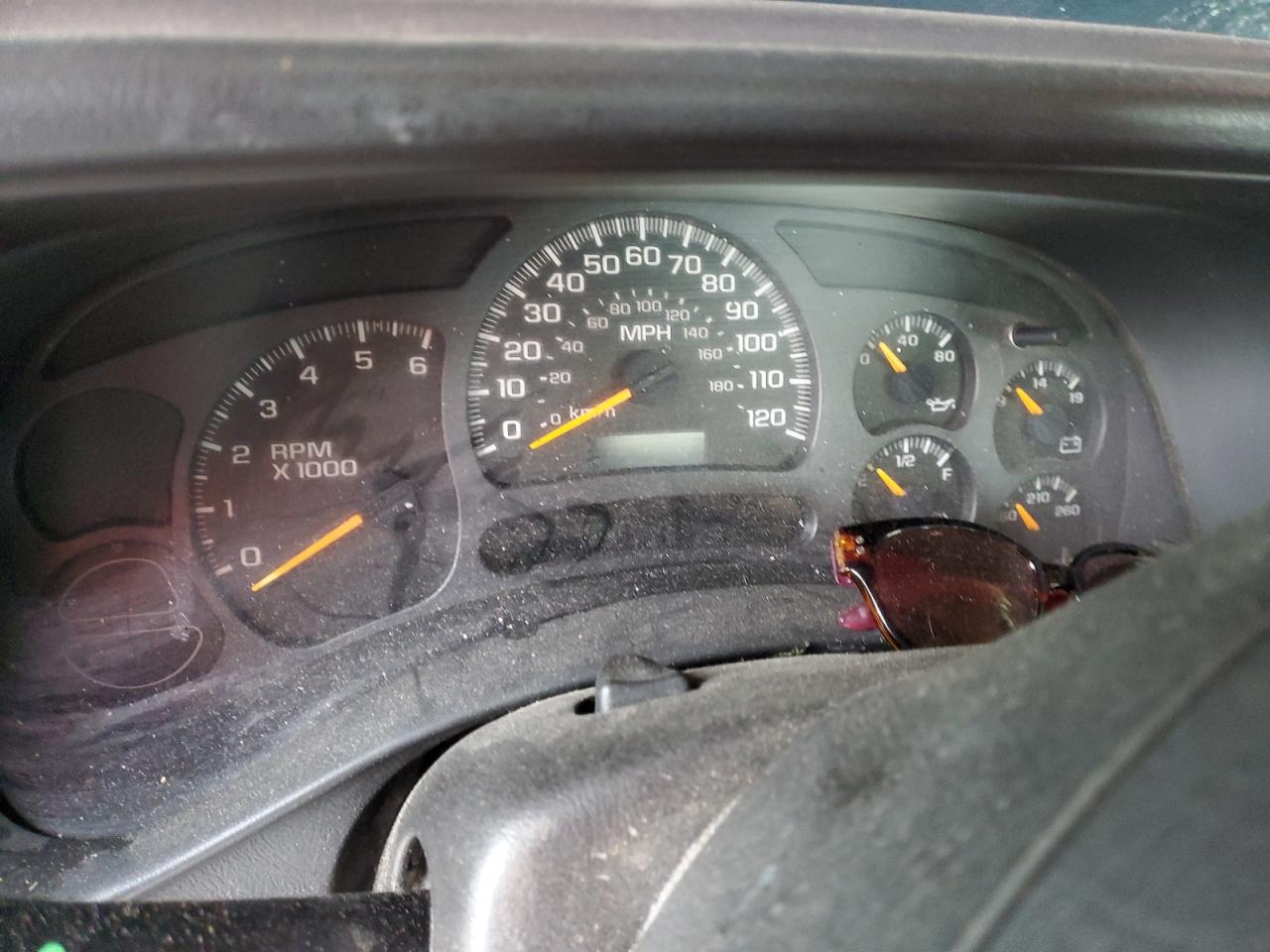 2003 Chevrolet Silverado - Image 9