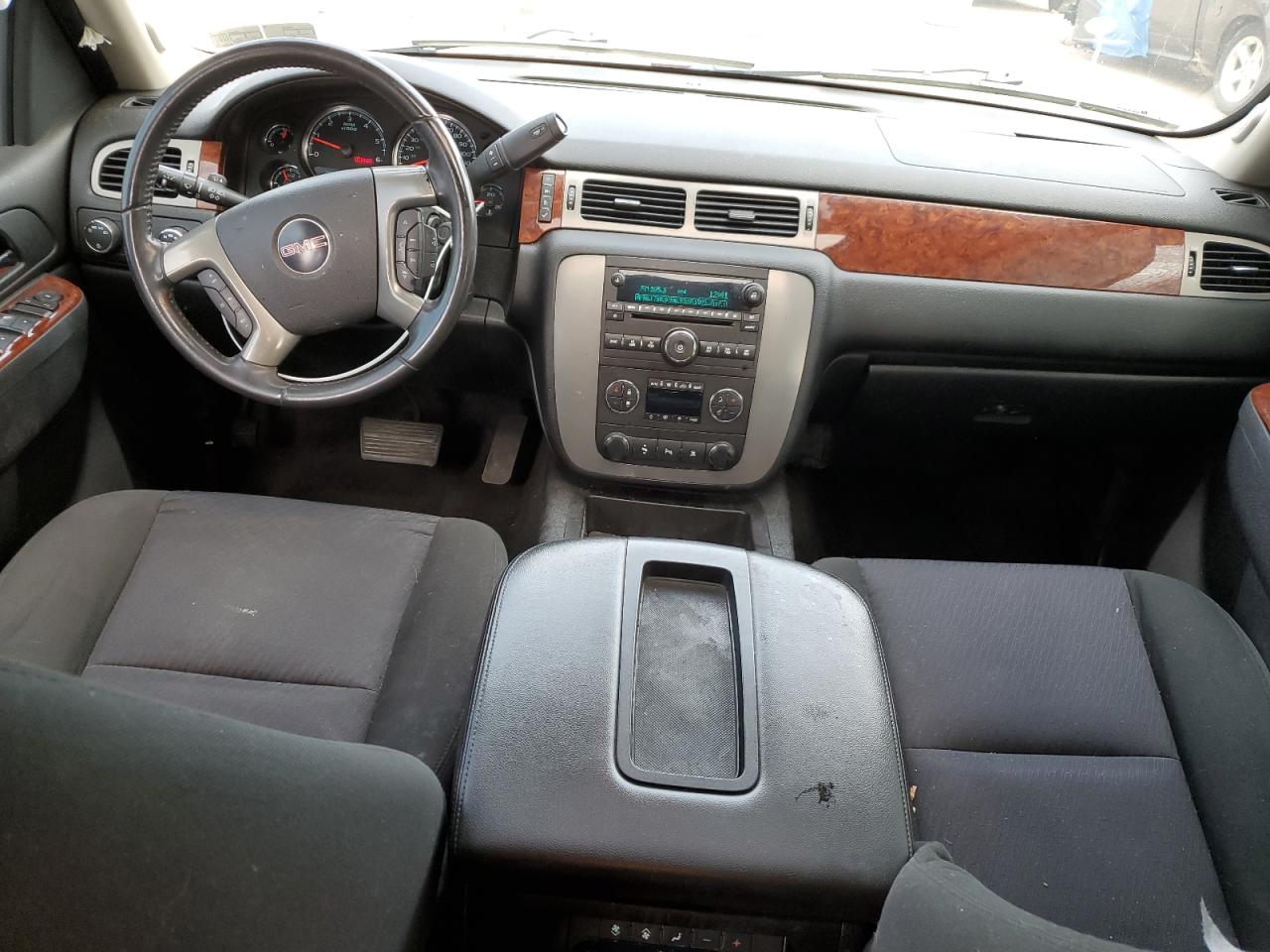 2011 GMC Yukon - Image 8