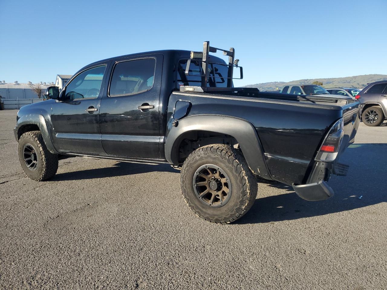 2015 Toyota Tacoma - Image 2