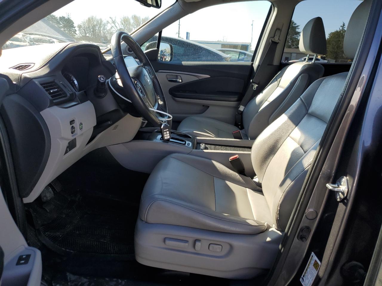 5FNYF5H60HB010337 HONDA PILOT 2017