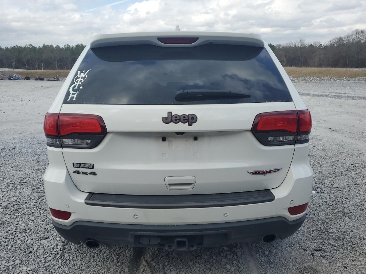 2017 Jeep Grand Cherokee - Image 6