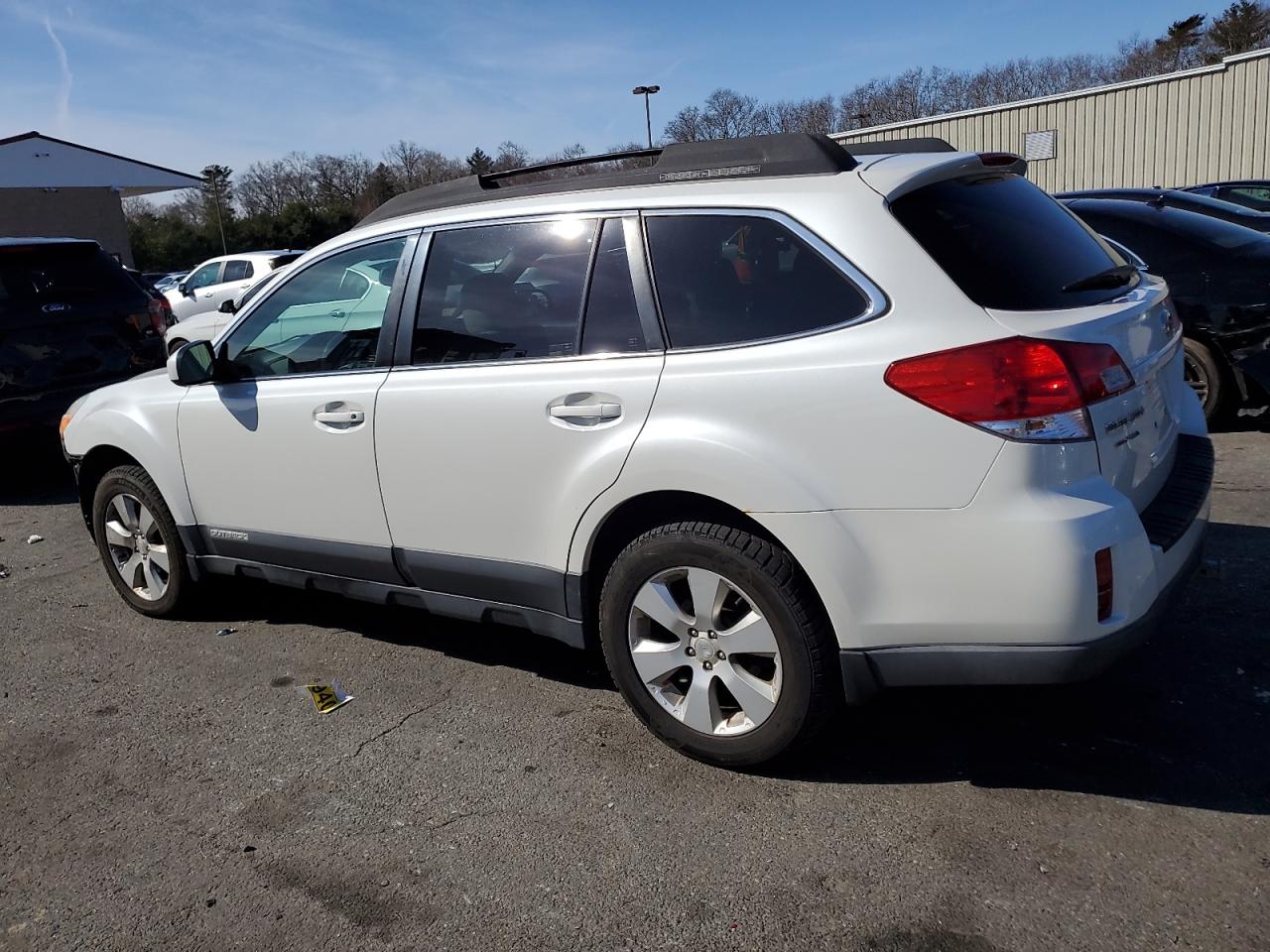 2010 Subaru Outback - Image 2