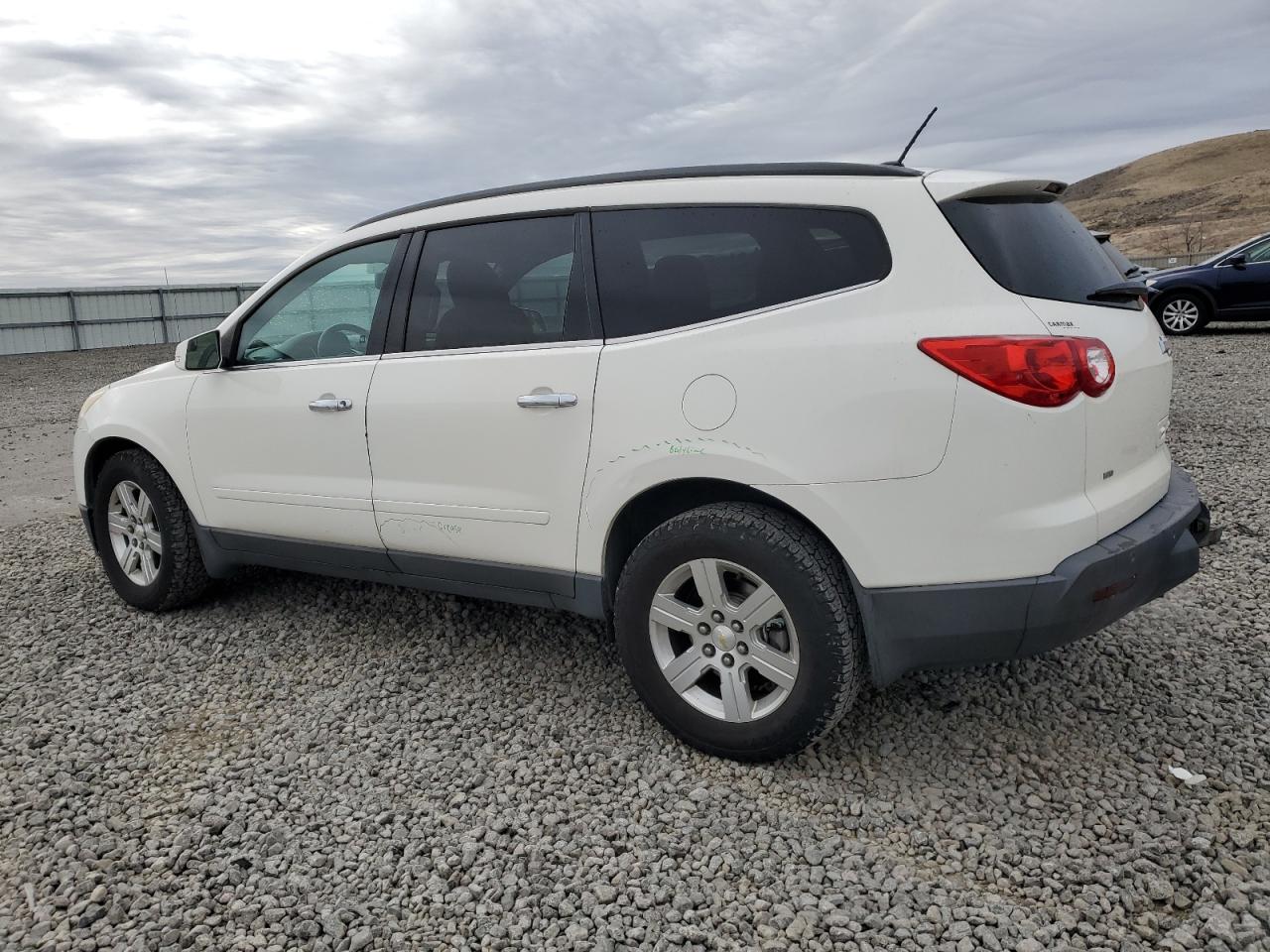 2011 Chevrolet Traverse - Image 2