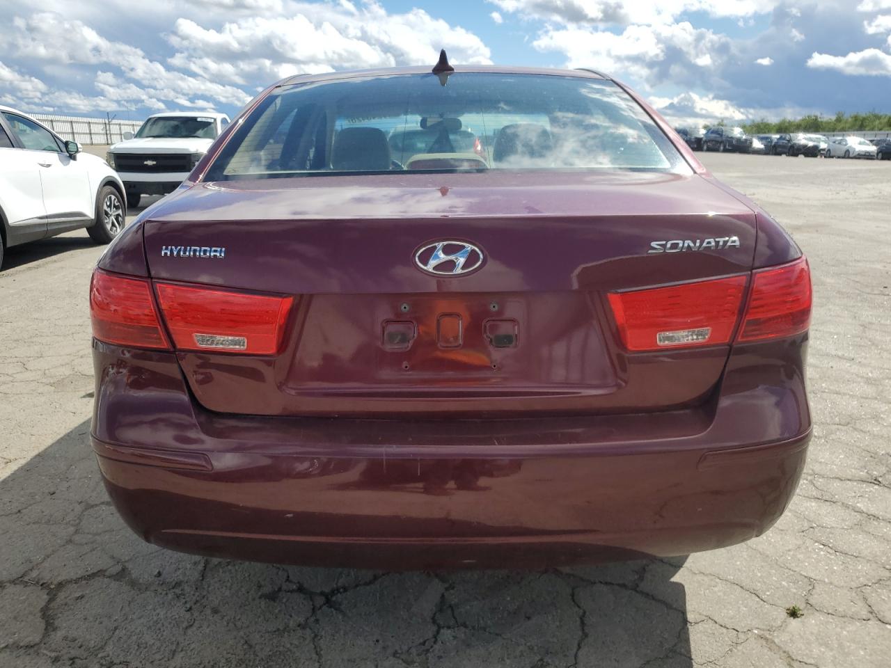 2010 Hyundai Sonata - Image 6