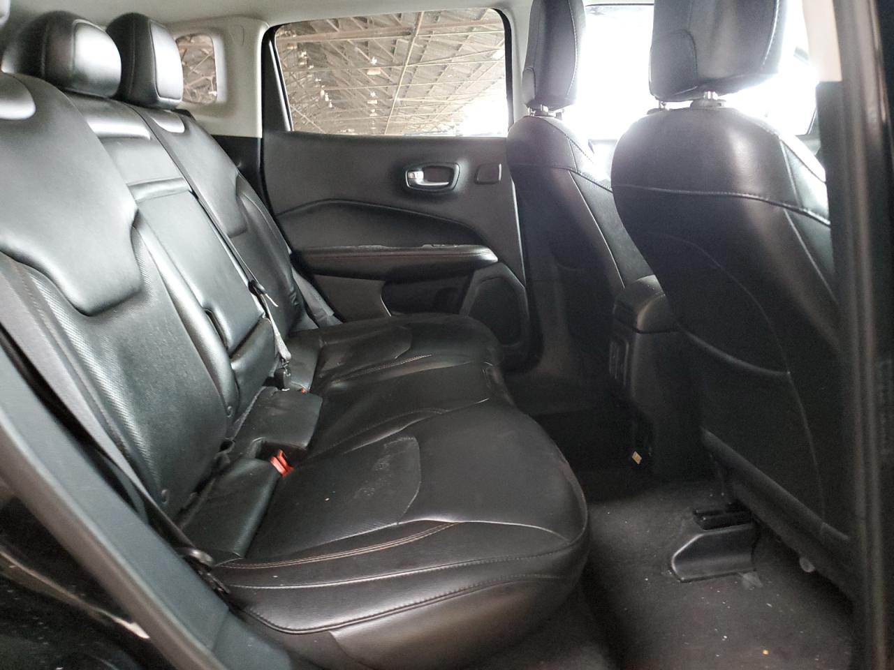 2018 Jeep Compass - Image 11